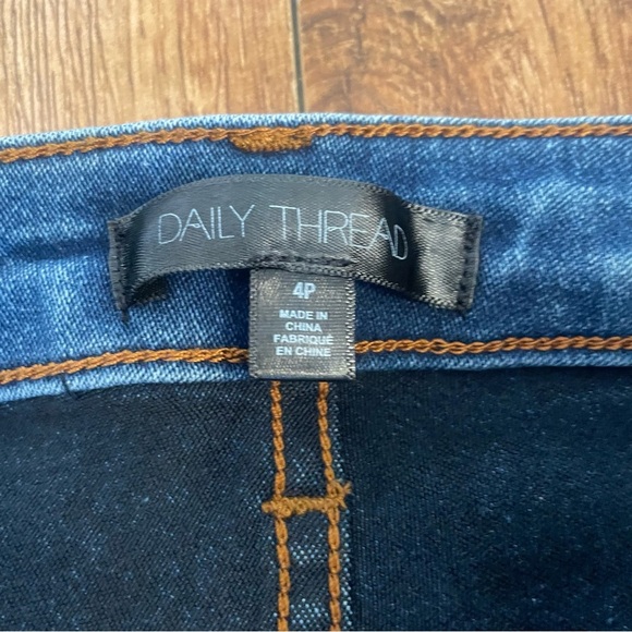 DAILY THREAD Women’s Petite Blue Straight Fit High Rise Size 4P - Picture 5 of 11